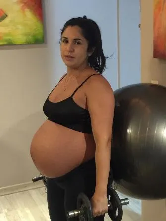 Dani grávida da filha